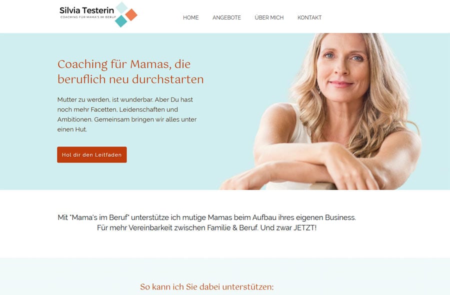 Moderne, professionelle Website mit klarer Struktur: helle Farben, sympathisches Foto der Anbieterin, klare Überschrift und Call-to-Action für Coaching-Angebot – ein Beispiel für gelungenes Webdesign mit stimmiger Bildsprache