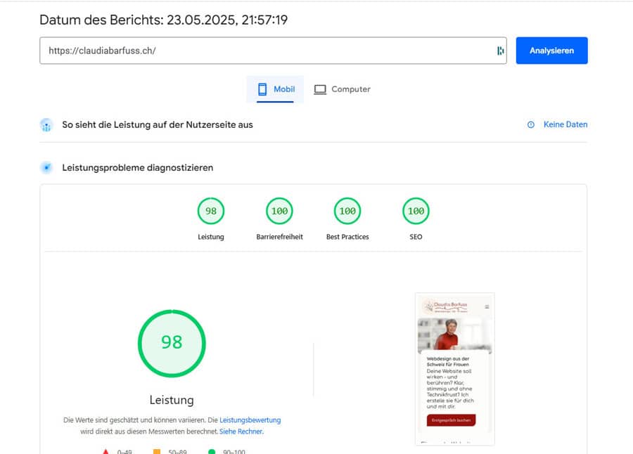 Screenshot eines Google PageSpeed Insights-Berichts für claudiabarfuss.ch vom 23. Mai 2025. Auf Mobilgeräten erreicht die Website 98 Punkte bei Leistung, 100 bei Barrierefreiheit, Best Practices und SEO.