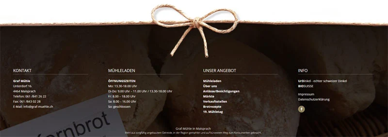 Footer Mühle Maisprach Website-Footer der Mühle Maisprach mit gebundener Schnurr und verschiedenen Angaben. Das Hintergrundbild zeigt Brot.